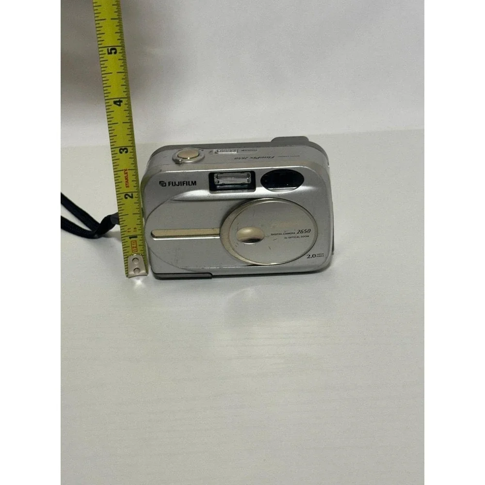 Fujifilm FinePix 2650 Digital Camera Silver For Parts Only